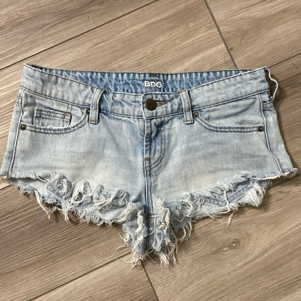 BDG | Low Rise Dolphin Jean shorts